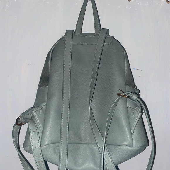 Backpack - Picture 3 of 4